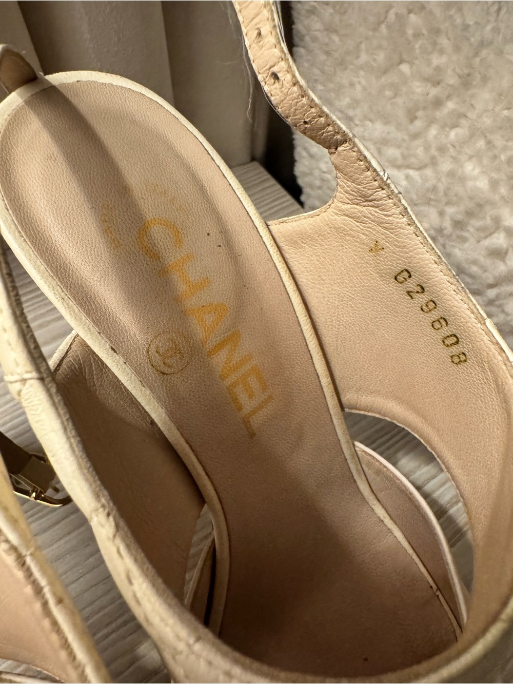 CHANEL Cream Platform Wood Block Slingback Heels CC LOGO - Picture 9 of 15